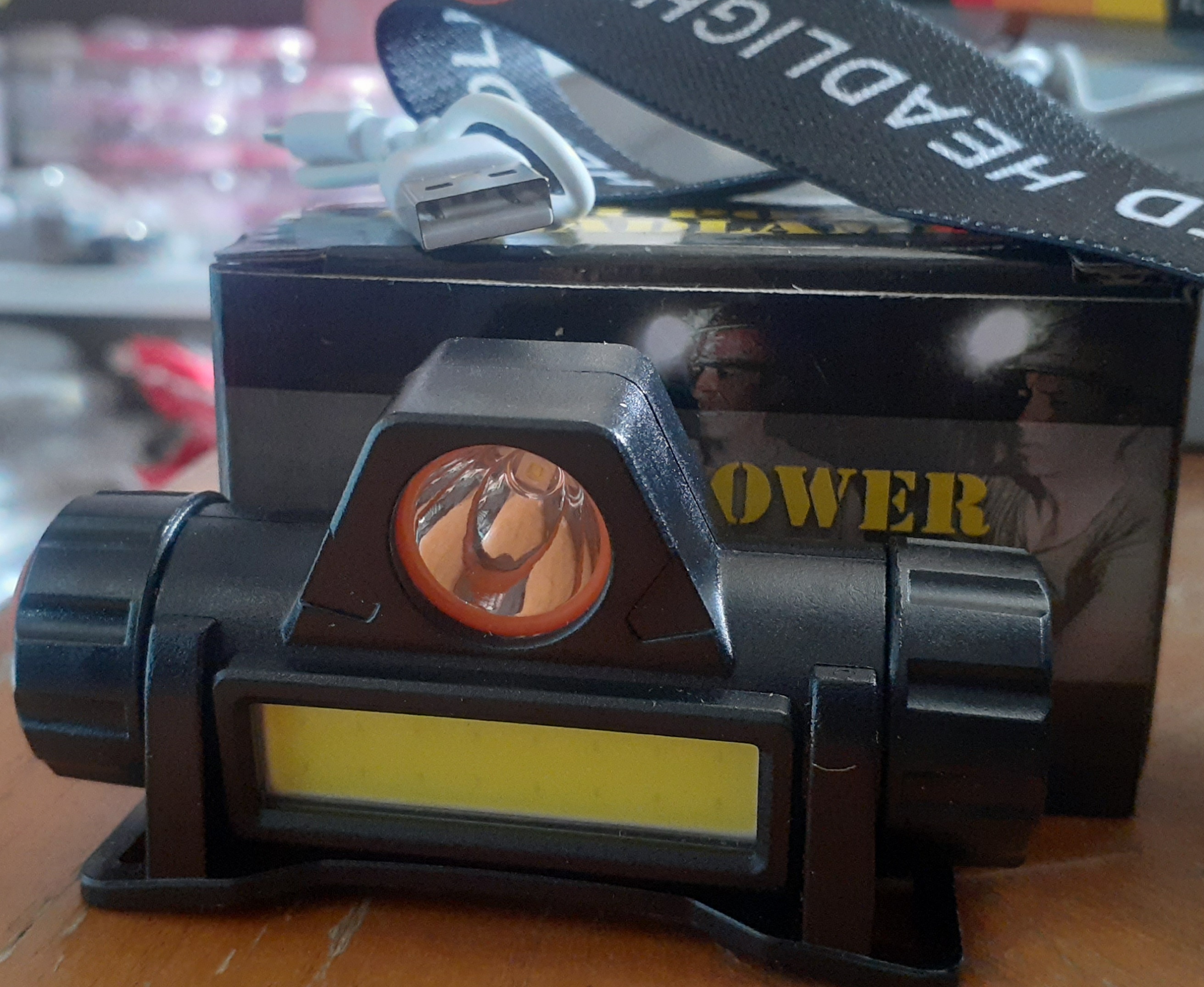 چراغ پیشانی پاور