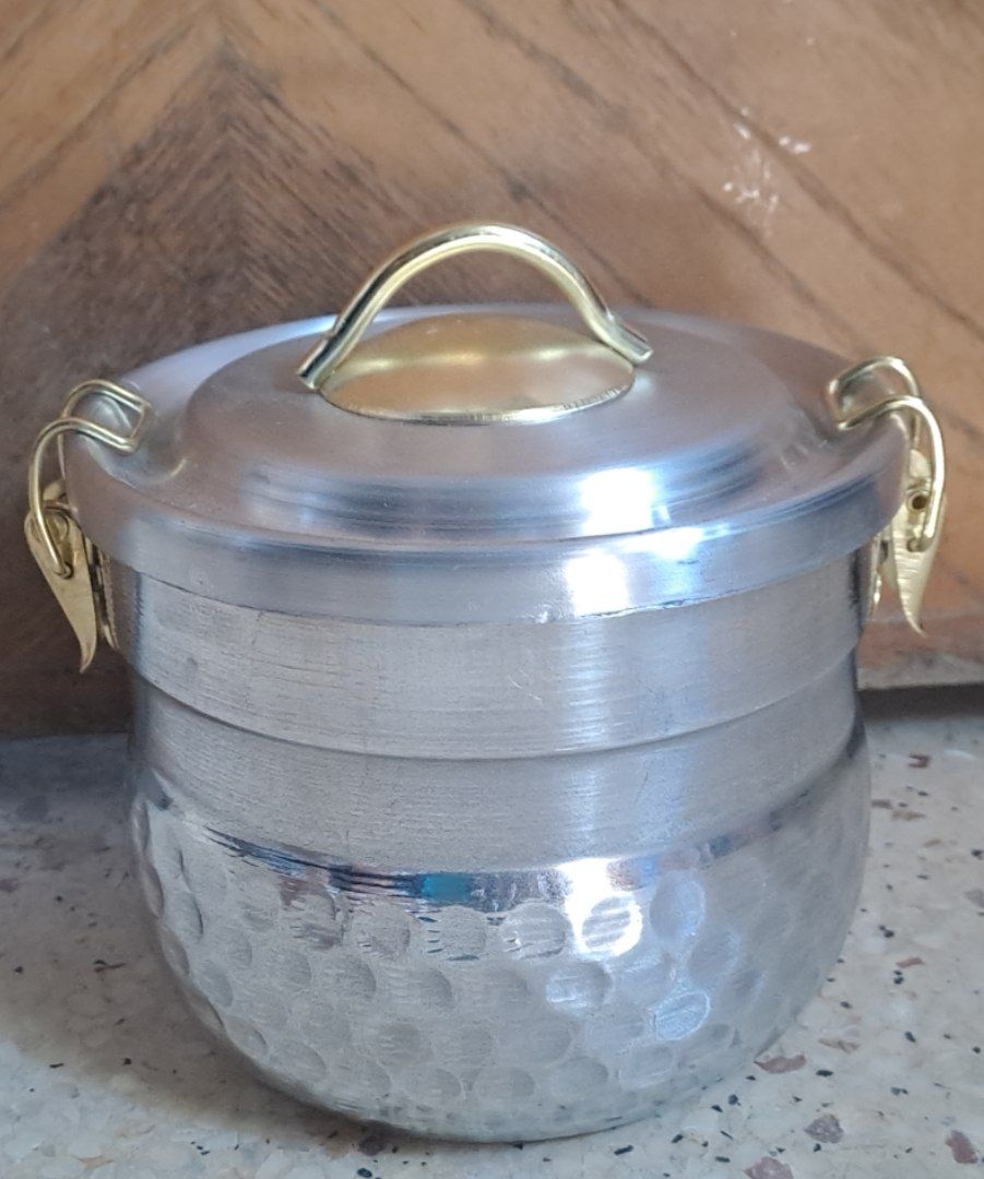 ناهار بر دست بالا