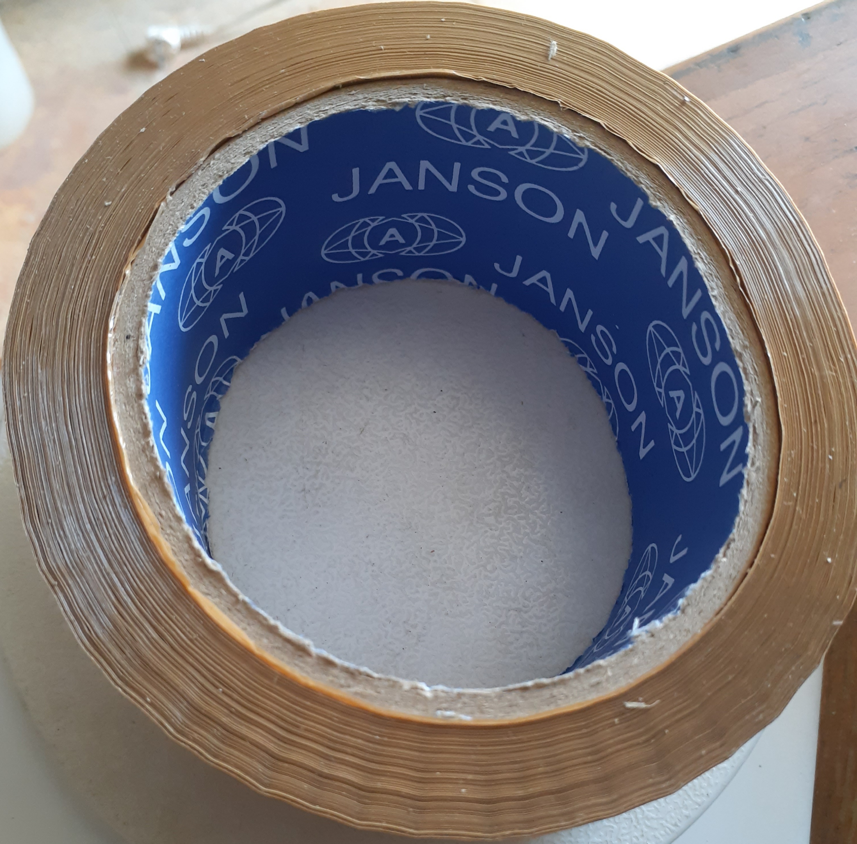 چسب کارتونی