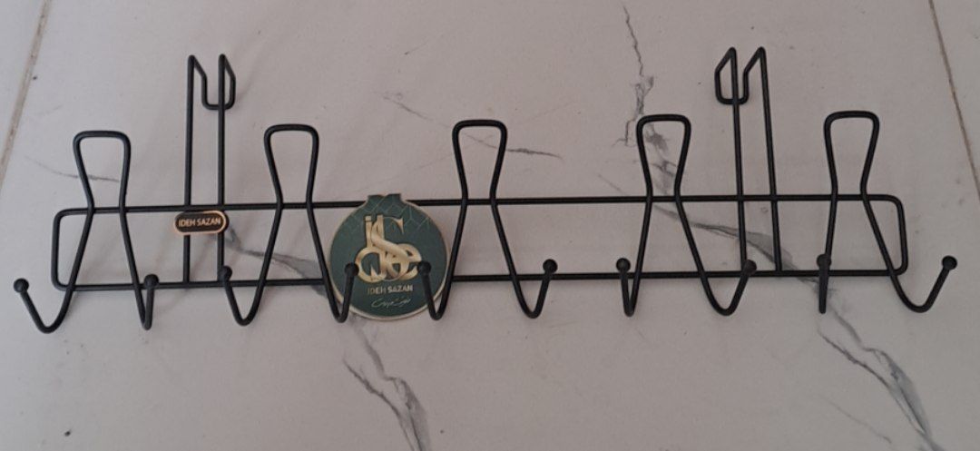 پشت دری مثلثی مشکی ایده